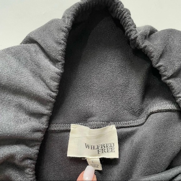 Aritzia Wilfred Free Daria Pants Faux Suede high rise leggings - Picture 2 of 10